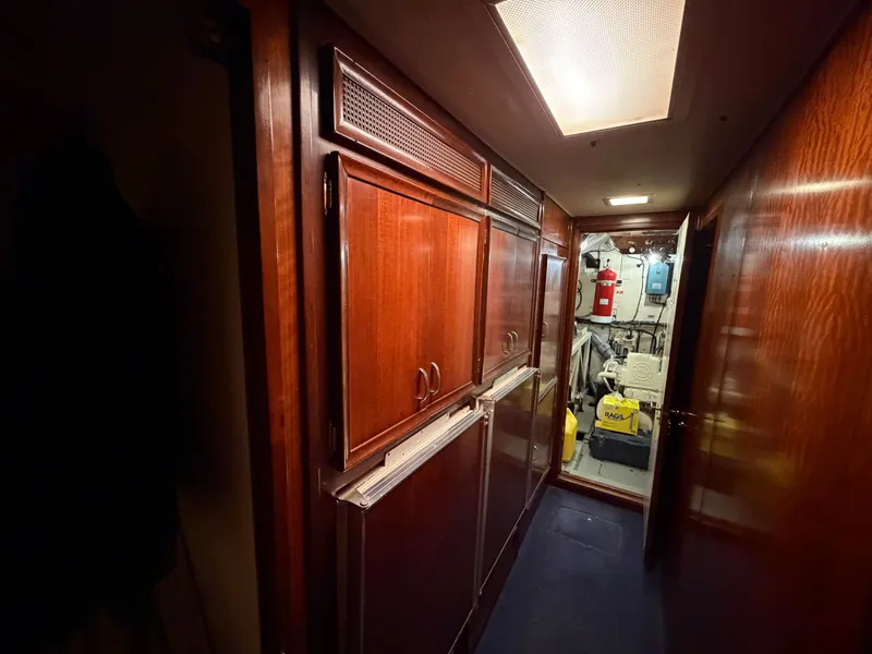 Slide: The Image of Hatteras 58 Long Range Cruiser 1975 - 57