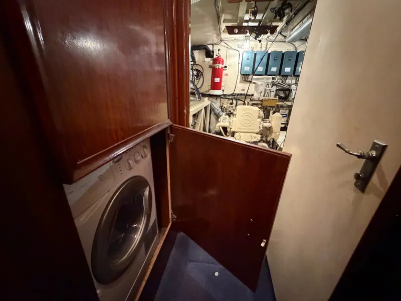 Slide: The Image of Hatteras 58 Long Range Cruiser 1975 - 59