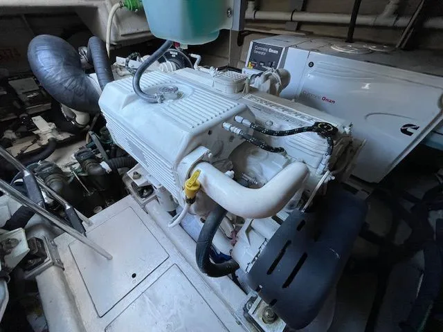 Slide: The Image of Sea Ray 510 DA 2016 - 125