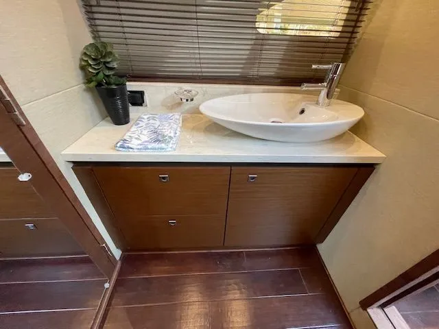 Slide: The Image of Sea Ray 510 DA 2016 - 135