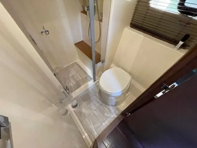 Slide: The Image of Sea Ray 510 DA 2016 - 139