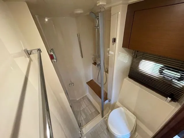 Slide: The Image of Sea Ray 510 DA 2016 - 143