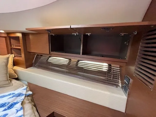 Slide: The Image of Sea Ray 510 DA 2016 - 159