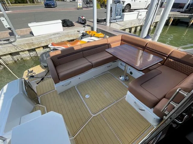 Slide: The Image of Interior of a 2016 Sea Ray 510 DA yacht with panoramic roof. - 46