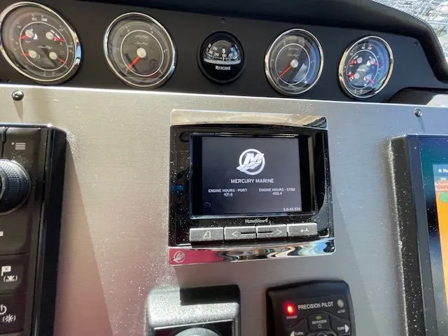 Slide: The Image of Sea Ray 510 DA 2016 - 47