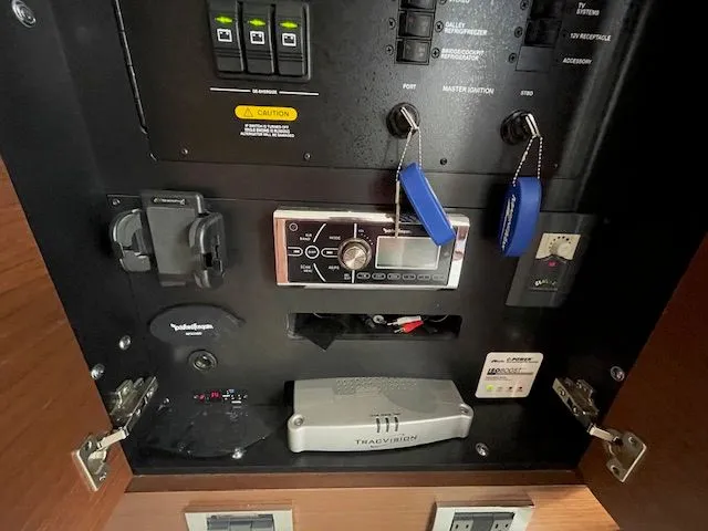 Slide: The Image of Sea Ray 510 DA 2016 - 50