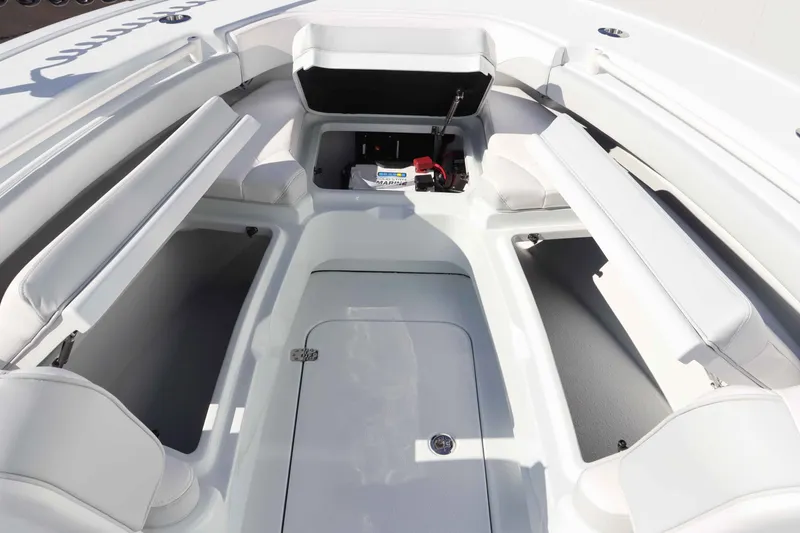 Slide: The Image of Yellowfin 26 Hybrid 2026 - 17