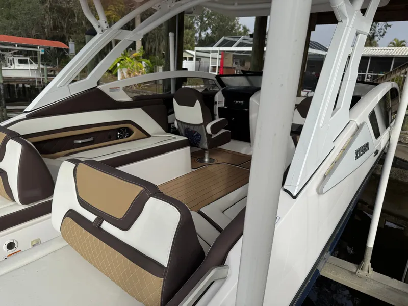 Slide: The Image of Yamaha 275 SDX 2023 - 6