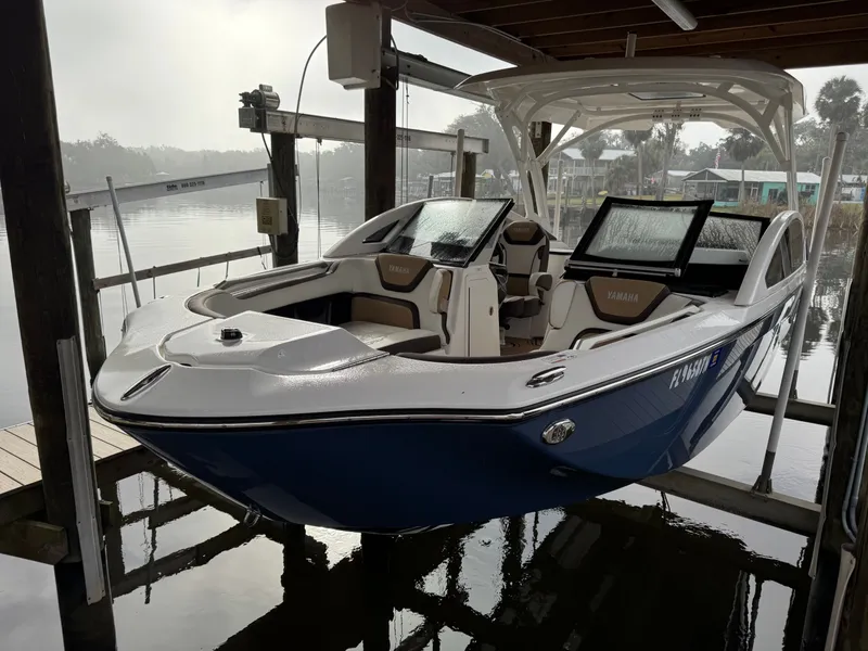 Slide: The Image of Yamaha 275 SDX 2023 - 8