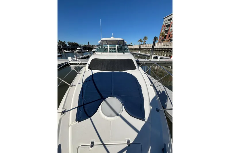 Slide: The Image of 2005 Cruisers Yachts 455 Express Motoryacht aft deck view - 8