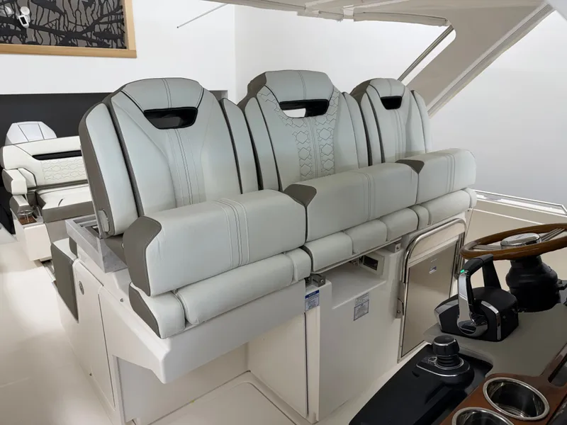 Slide: The Image of Tiara 34 LS 2023 - 13