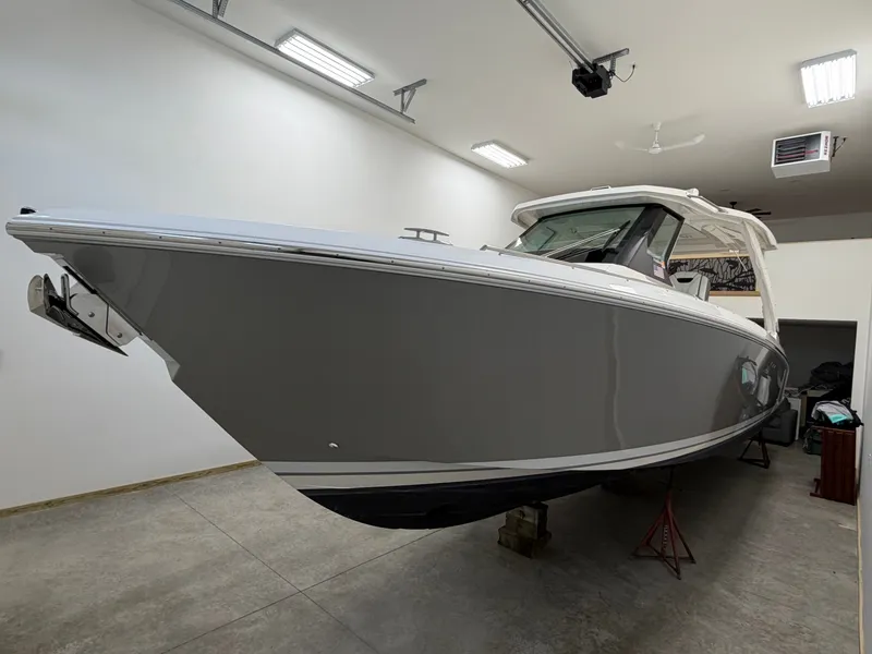 Slide: The Image of Tiara 34 LS 2023 - 2