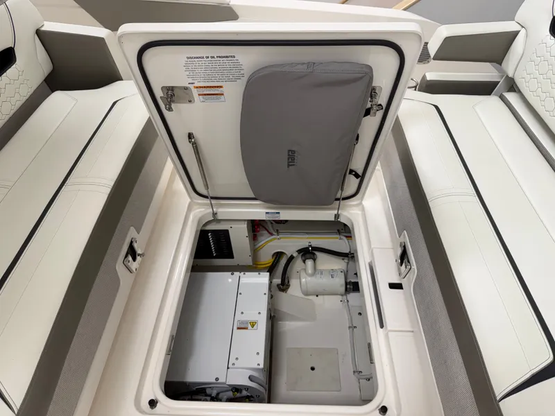 Slide: The Image of Tiara 34 LS 2023 - 23