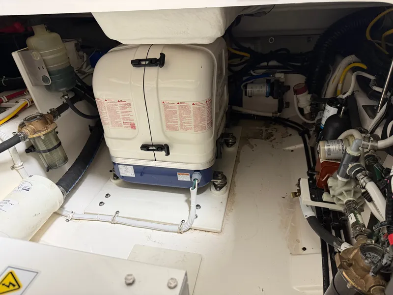 Slide: The Image of Tiara 34 LS 2023 - 25