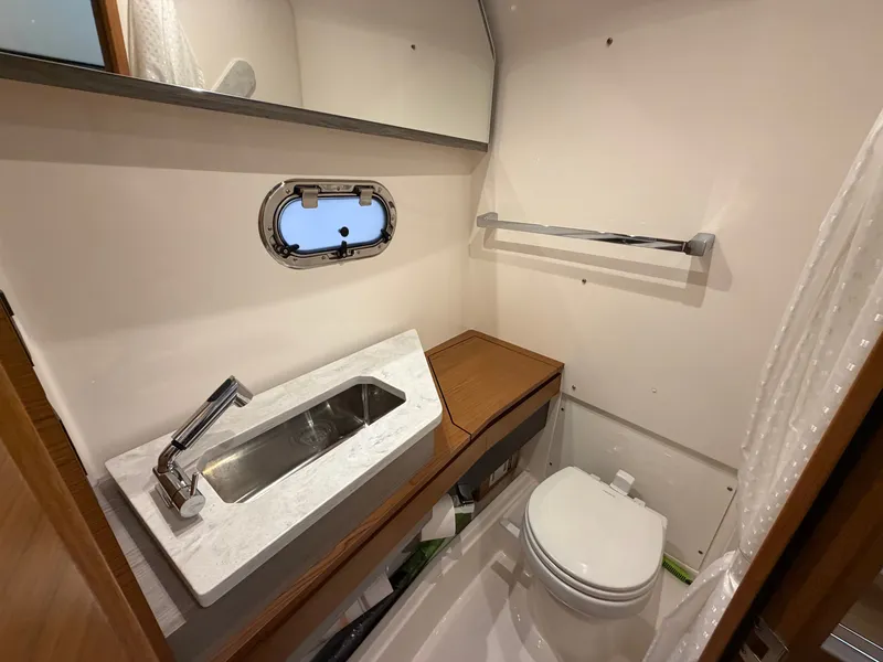 Slide: The Image of Tiara 34 LS 2023 - 31