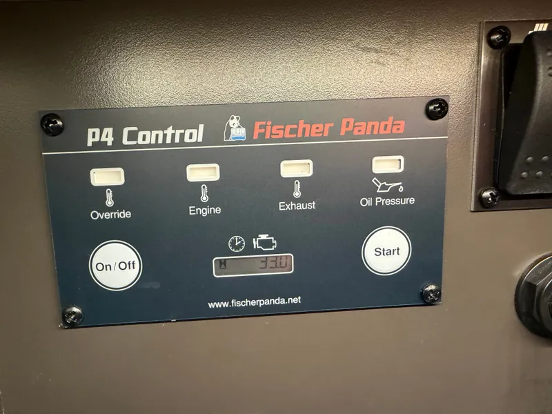 Slide: The Image of Tiara 34 LS 2023 - 35