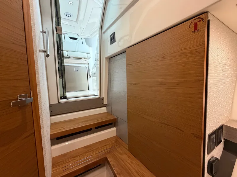 Slide: The Image of Tiara 34 LS 2023 - 36