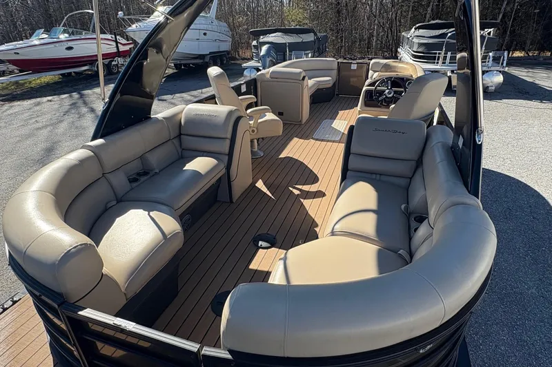 Slide: The Image of 2019 South Bay 525 RS 3.0 Arch pontoon boat with luxurious seating and sleek design. - 4