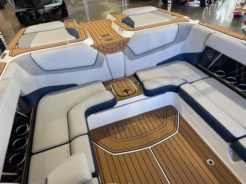 Slide: The Image of Nautique Super Air Nautique GS22 2021 - 16