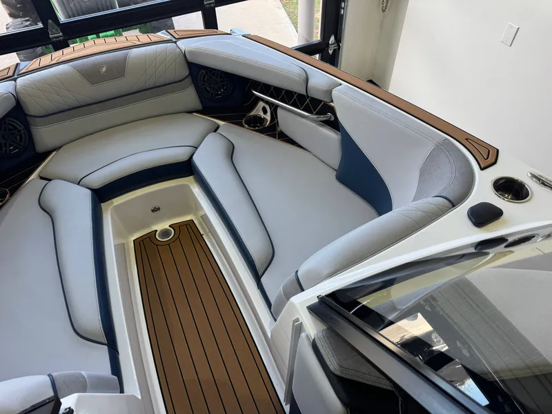 Slide: The Image of Nautique Super Air Nautique GS22 2021 - 18