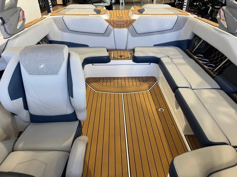 Slide: The Image of Nautique Super Air Nautique GS22 2021 - 22