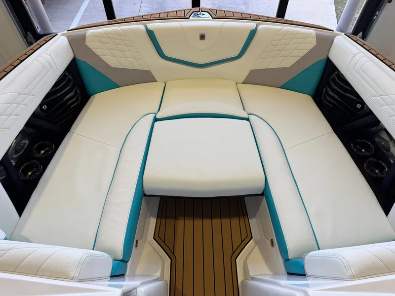 Slide: The Image of Nautique Super Air Nautique G23 2024 - 17