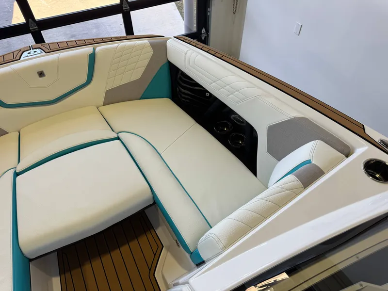 Slide: The Image of Nautique Super Air Nautique G23 2024 - 18