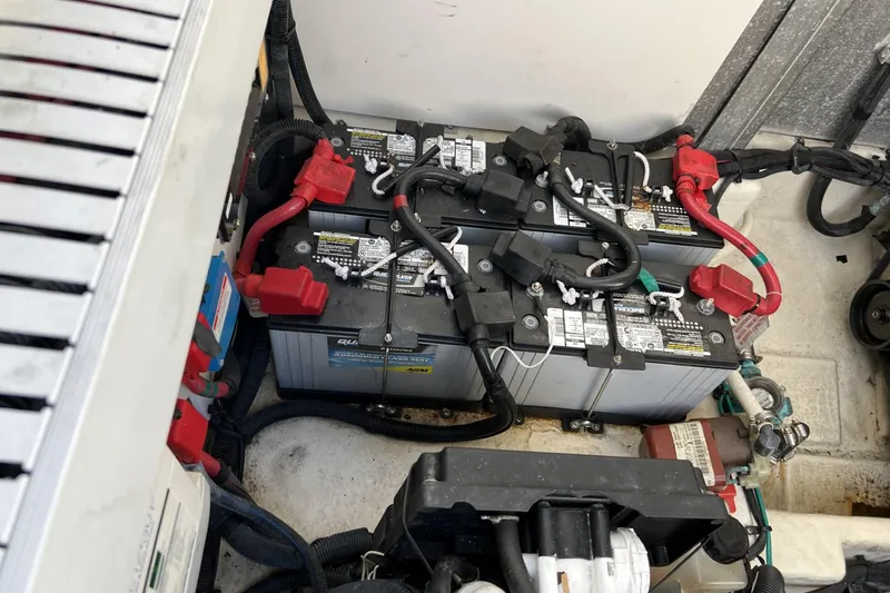 Slide: The Image of Sea Ray Sundancer 320 2012 - 53