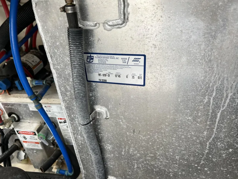 Slide: The Image of Sea Ray Sundancer 320 2012 - 55