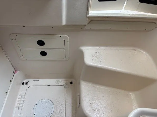 Slide: The Image of Grady-White Express 265 2000 - 13