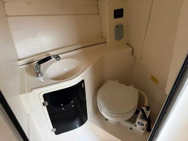 Slide: The Image of Grady-White Express 265 2000 - 15