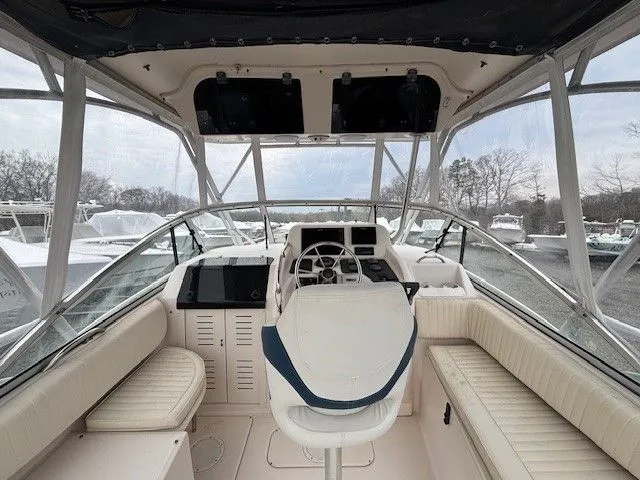 Slide: The Image of Grady-White Express 265 2000 - 7