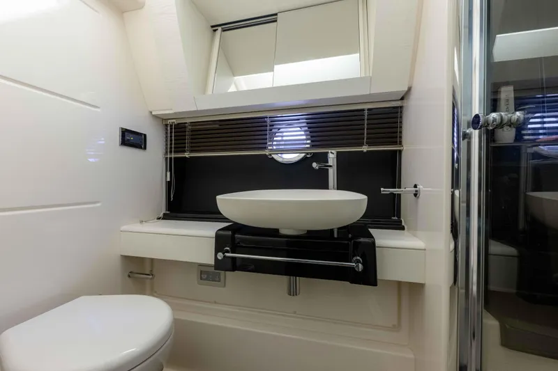 Slide: The Image of Azimut 55S 2015 - 24