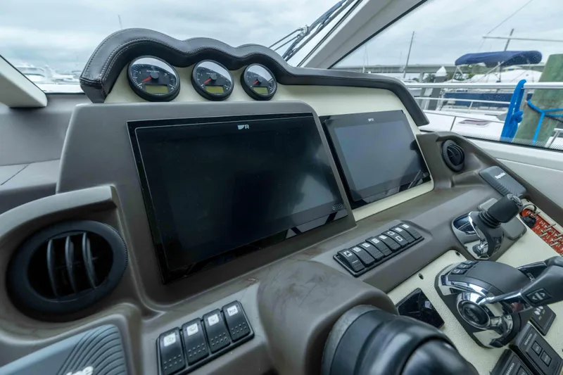 Slide: The Image of Azimut 55S 2015 - 38
