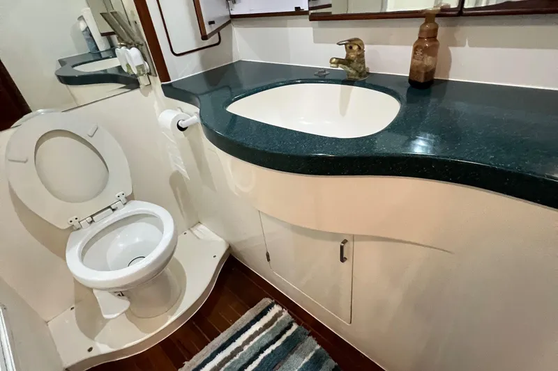 Slide: The Image of Hyatt 51 Aft Cabin Motor Yacht 1998 - 103