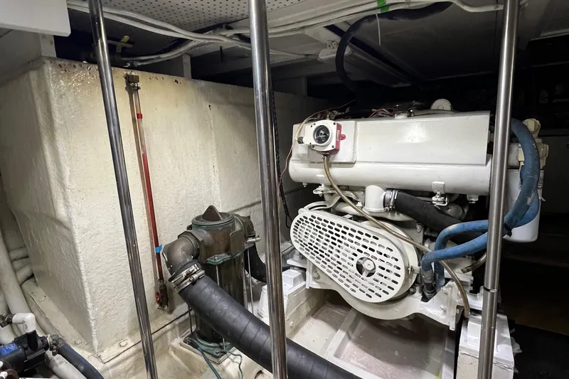 Slide: The Image of Hyatt 51 Aft Cabin Motor Yacht 1998 - 120