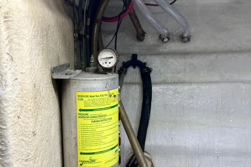 Slide: The Image of Hyatt 51 Aft Cabin Motor Yacht 1998 - 122