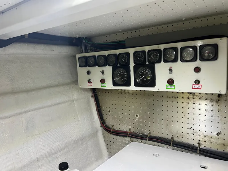 Slide: The Image of Hyatt 51 Aft Cabin Motor Yacht 1998 - 123