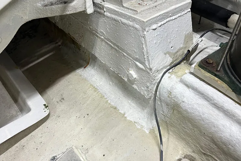 Slide: The Image of Hyatt 51 Aft Cabin Motor Yacht 1998 - 130