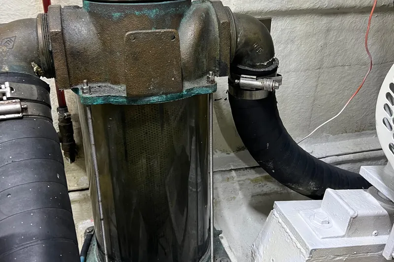 Slide: The Image of Hyatt 51 Aft Cabin Motor Yacht 1998 - 134