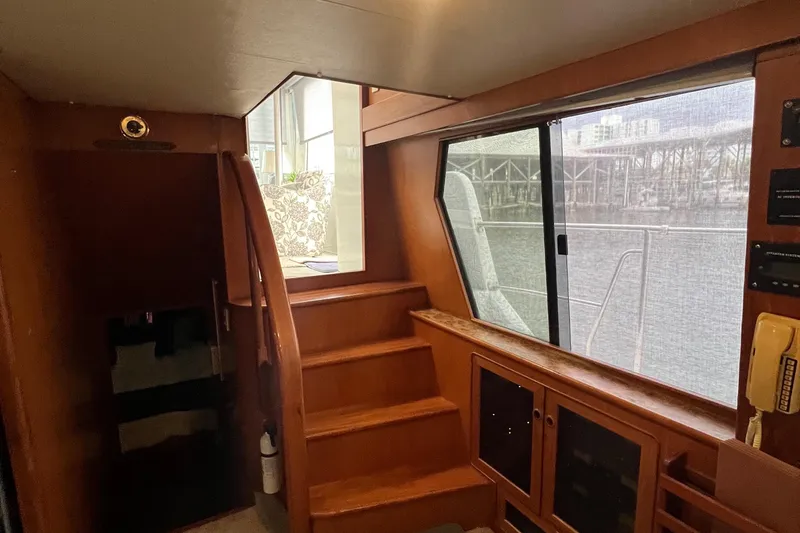 Slide: The Image of Hyatt 51 Aft Cabin Motor Yacht 1998 - 64