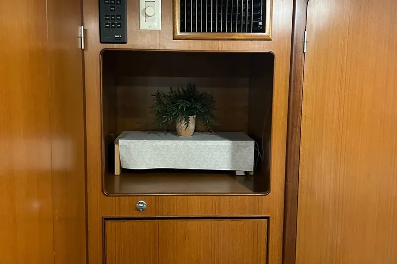 Slide: The Image of Hyatt 51 Aft Cabin Motor Yacht 1998 - 97