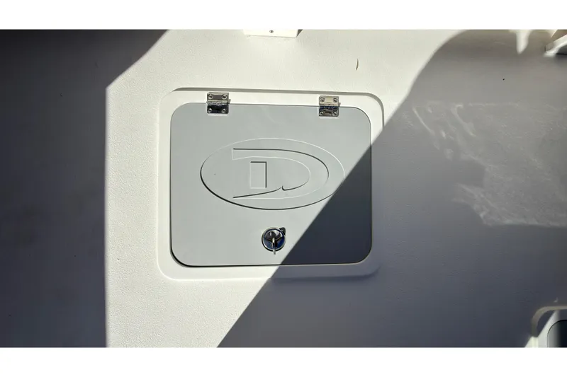 Slide: The Image of Defiance Admiral 220 EX 2026 boat hatch with shadow. - 15