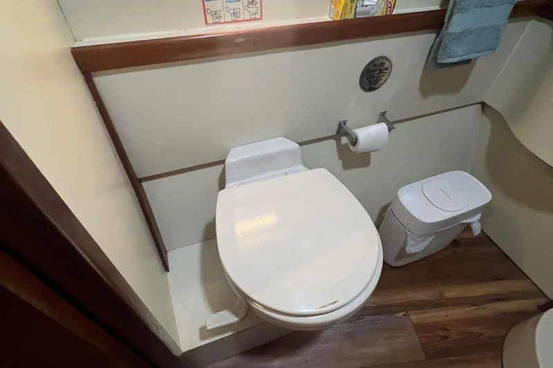 Slide: The Image of Gulfstar 44 Aft Cabin 1986 - 66