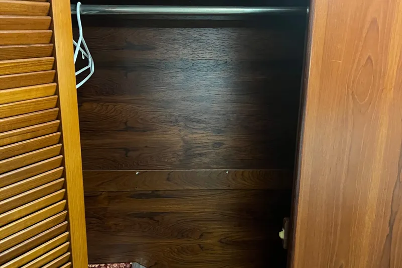 Slide: The Image of Gulfstar 44 Aft Cabin 1986 - 73