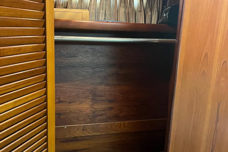 Slide: The Image of Gulfstar 44 Aft Cabin 1986 - 75