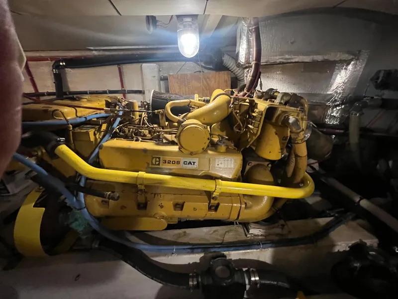 Slide: The Image of Gulfstar 44 Aft Cabin 1986 - 85