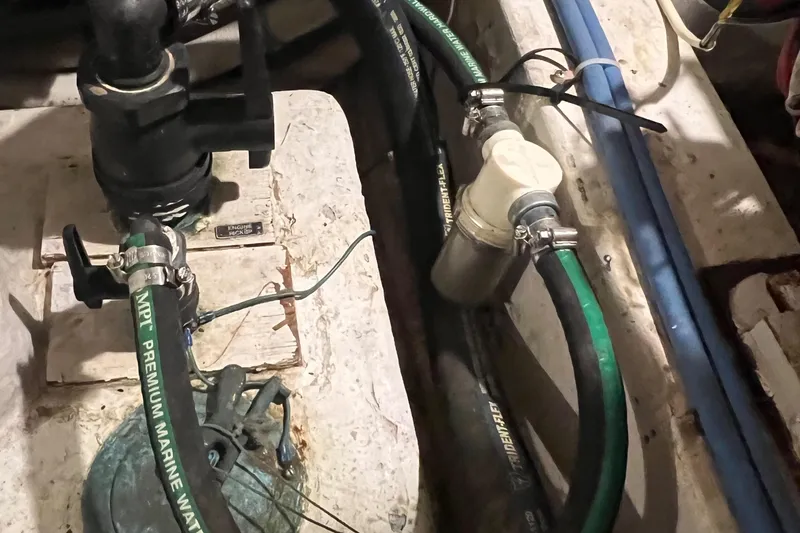 Slide: The Image of Gulfstar 44 Aft Cabin 1986 - 91