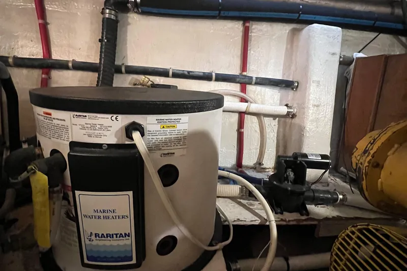 Slide: The Image of Gulfstar 44 Aft Cabin 1986 - 97