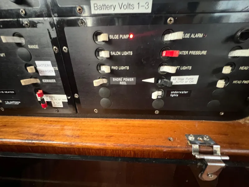 Slide: The Image of Gulfstar 44 Aft Cabin 1986 - 99